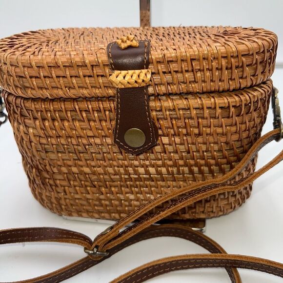 Vintage Handmade Wicker Basket and Leather Crossbody Bag - Picture 3 of 16